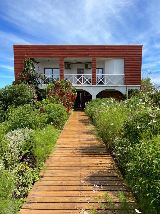 Teanehi Bed & Breakfast Ханга-Роа Экстерьер фото
