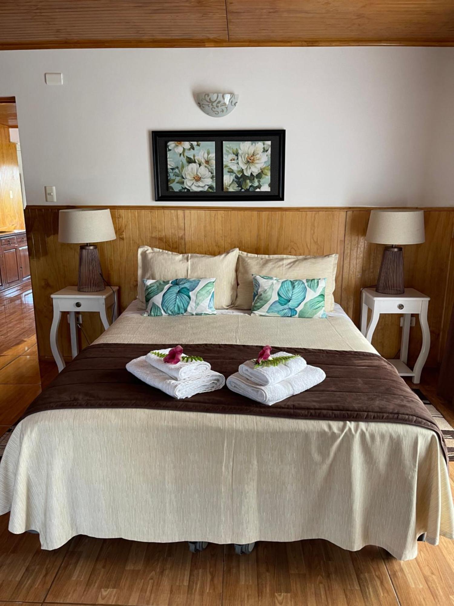 Teanehi Bed & Breakfast Ханга-Роа Экстерьер фото