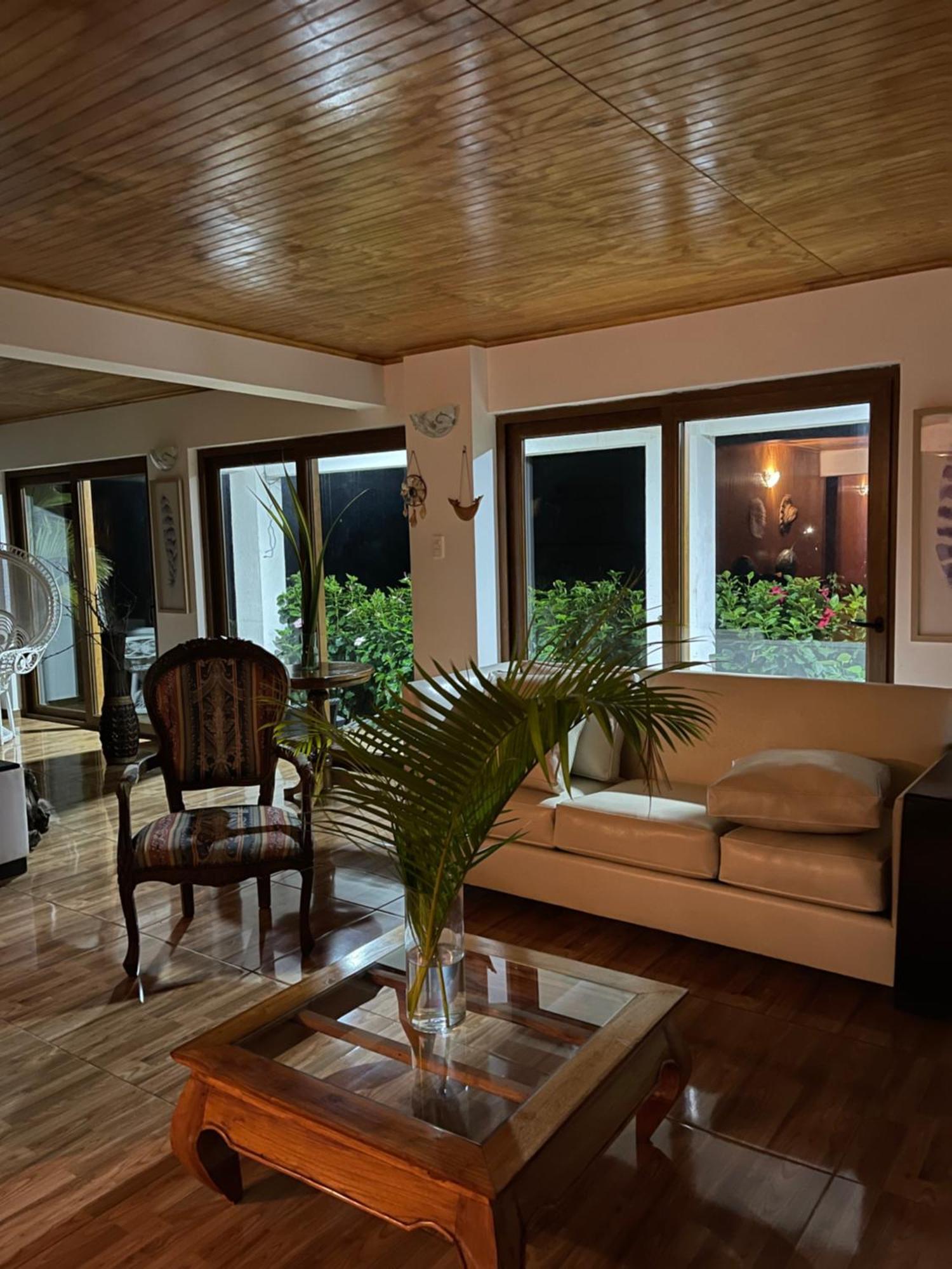 Teanehi Bed & Breakfast Ханга-Роа Экстерьер фото