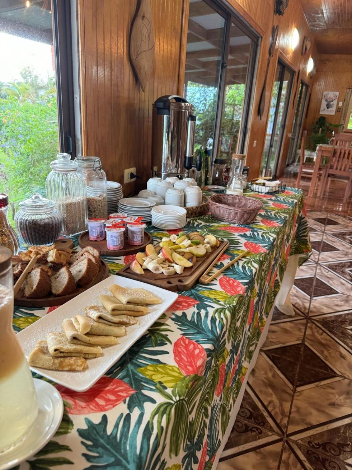 Teanehi Bed & Breakfast Ханга-Роа Экстерьер фото