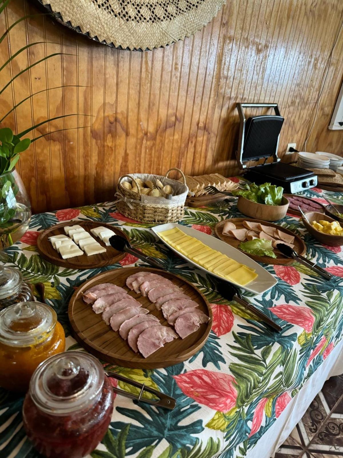 Teanehi Bed & Breakfast Ханга-Роа Экстерьер фото