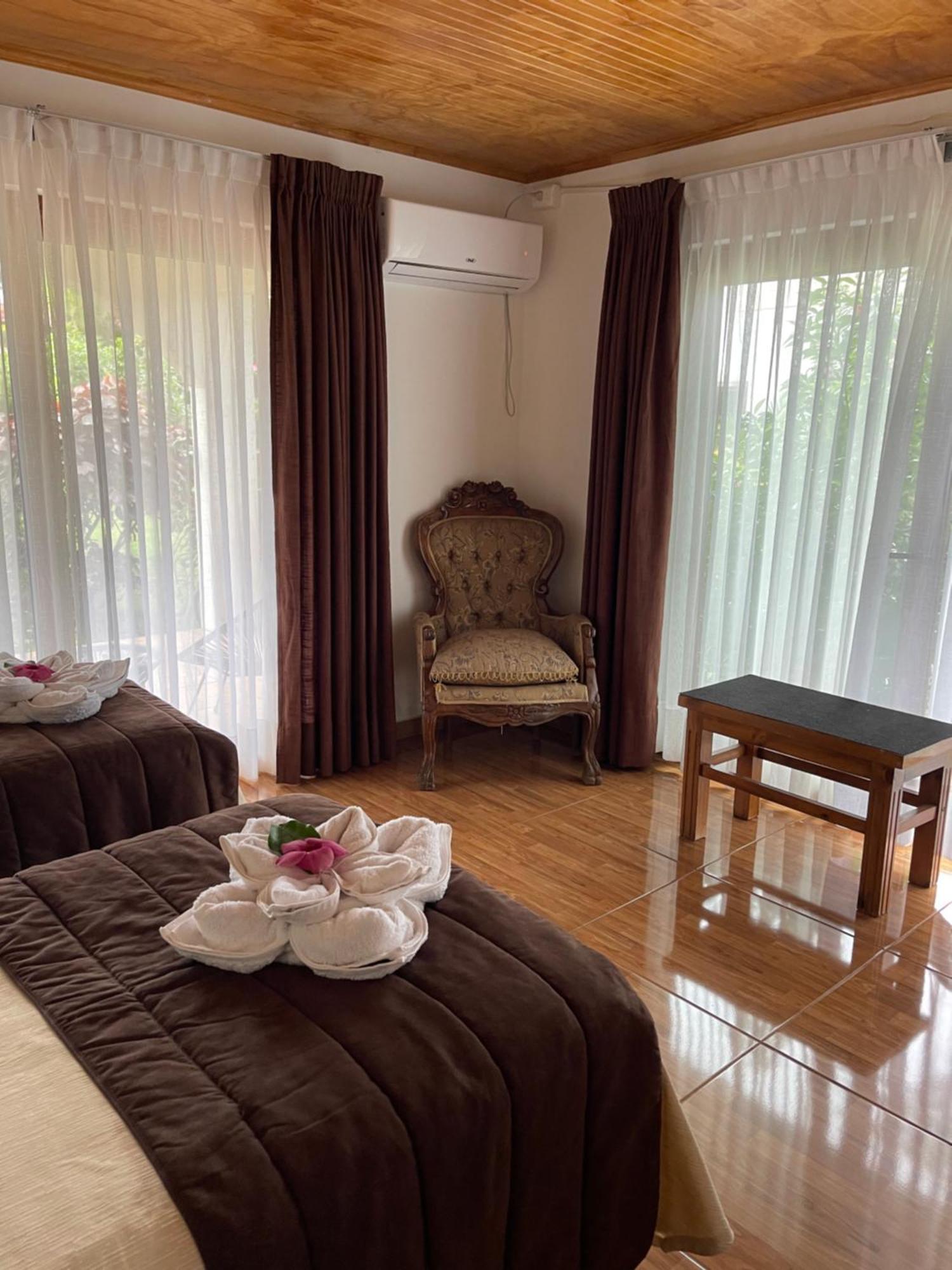 Teanehi Bed & Breakfast Ханга-Роа Экстерьер фото