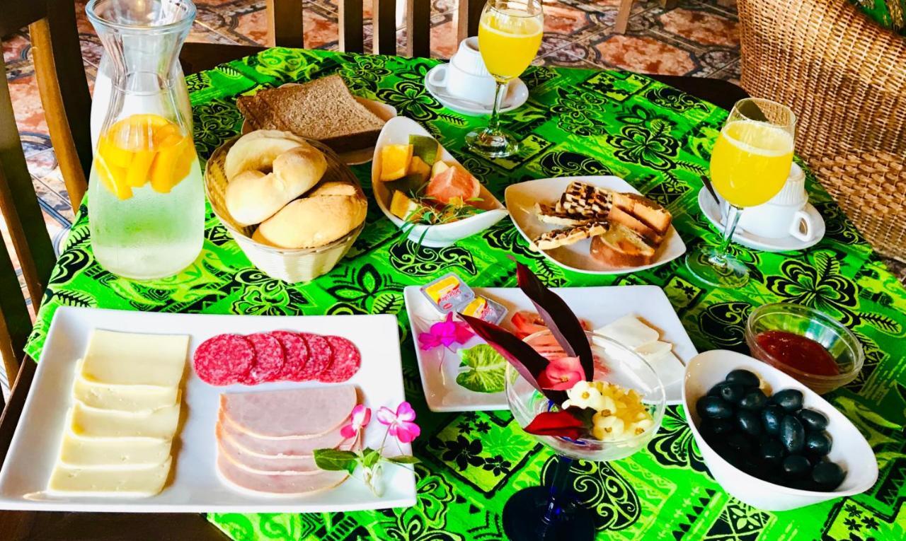 Teanehi Bed & Breakfast Ханга-Роа Экстерьер фото